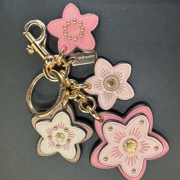 COACH Tea Rose Wildflower Cherry Blossom Pink Flower Keychain Bag Charm Key Fob - Picture 1 of 9